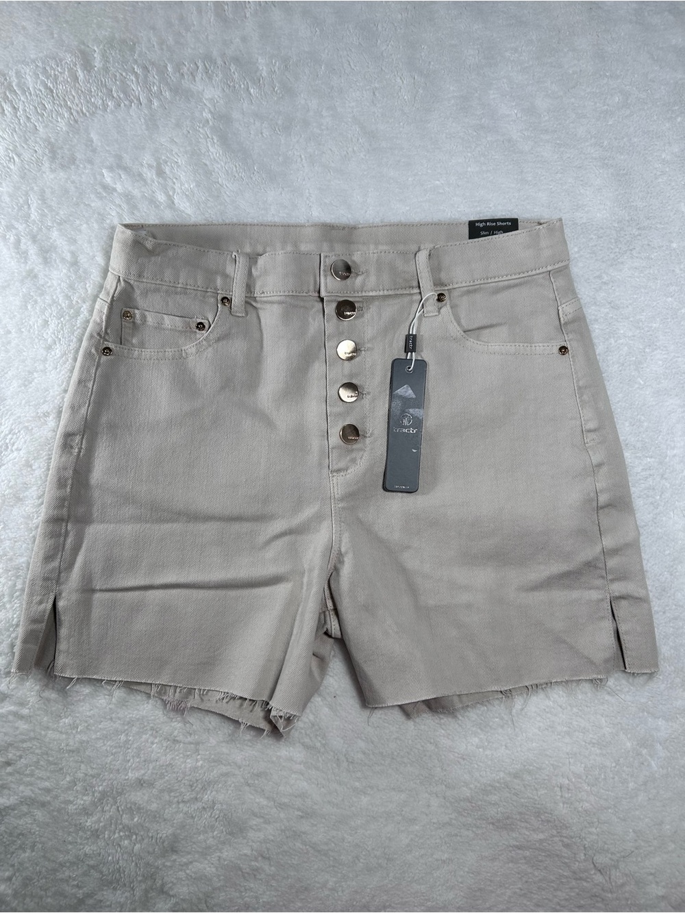 NWT 6/28 Tractr Women’s High Rise Slim Denim Shorts Button Fly Raw Hem Beige